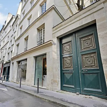 Maitre Apartment *